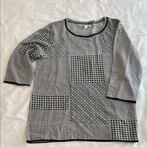 Dana Buchman Monochrome Chevron Knit Top